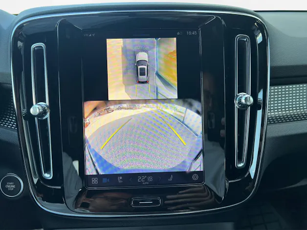 Volvo XC40 2.0 B3 MH Plus Dark