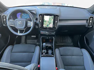 Volvo XC40 2.0 B3 MH Plus Dark