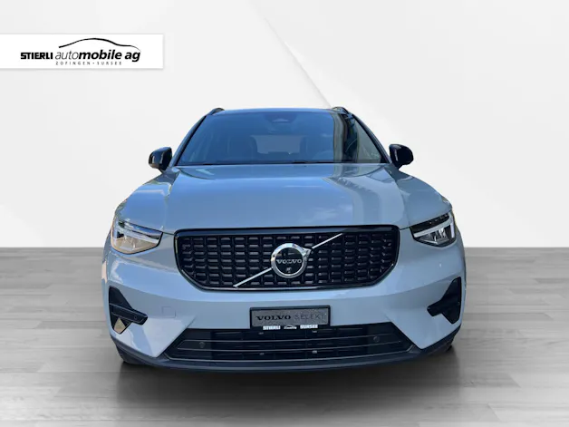 Volvo XC40 2.0 B3 MH Plus Dark