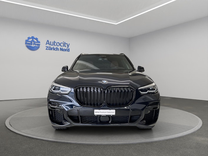 Vehicle image BMW X5