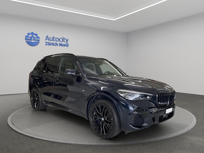 Vehicle image BMW X5