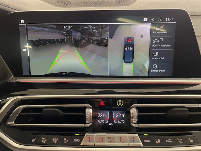 Vehicle image BMW X5