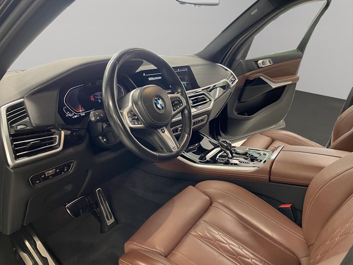 Vehicle image BMW X5