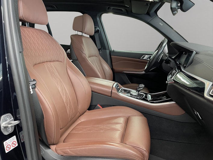 Vehicle image BMW X5