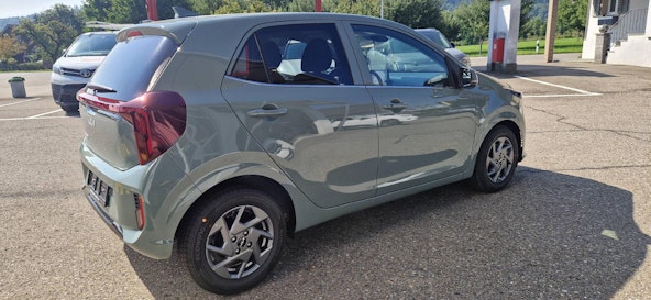 Vehicle image 13 Vehicle image 13