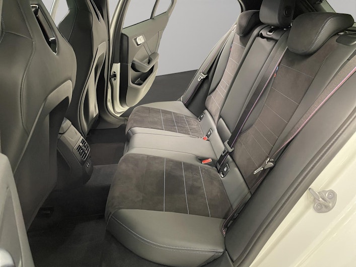 Vehicle image BMW 1 SERIES