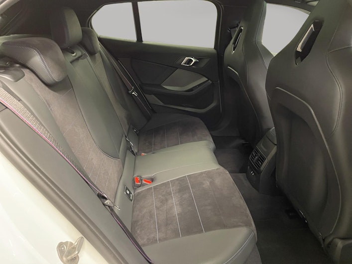 Vehicle image BMW 1 SERIES