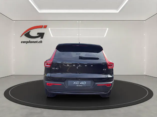 Volvo XC40 2.0 B3 MH Plus Dark