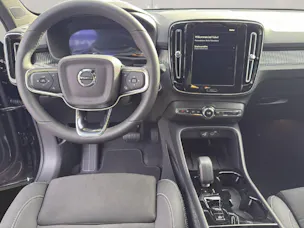 Volvo XC40 2.0 B3 MH Plus Dark