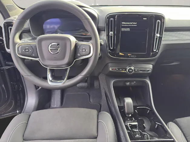 Volvo XC40 2.0 B3 MH Plus Dark