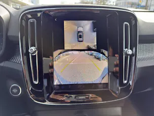 Volvo XC40 2.0 B3 MH Plus Dark