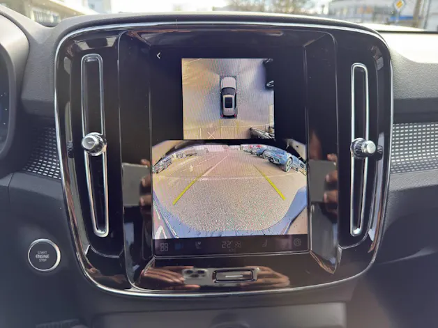 Volvo XC40 2.0 B3 MH Plus Dark