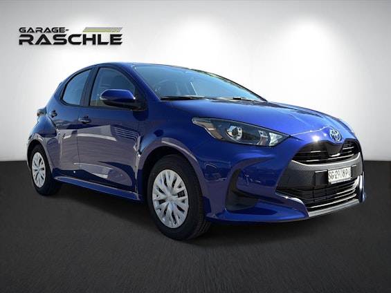 First vehicle image
