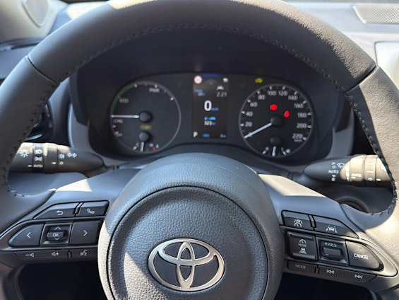Vehicle image 11
