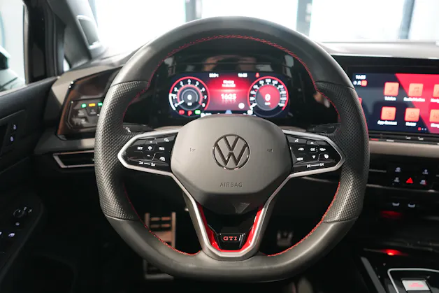 VW Golf VIII 2.0 TSI GTI DSG