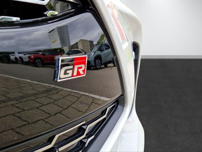 Vehicle image TOYOTA YARIS