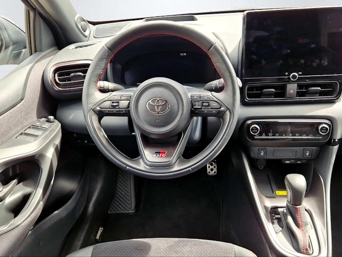 Vehicle image TOYOTA YARIS