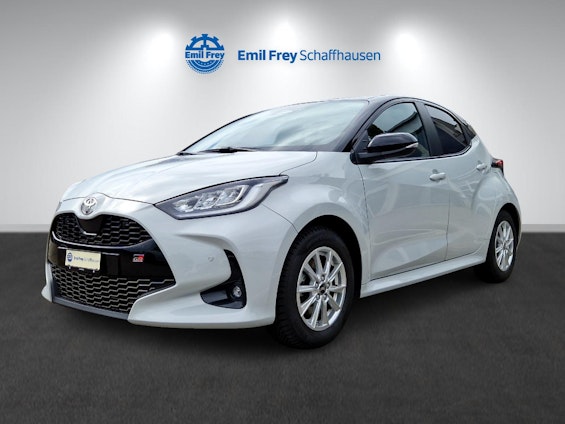First vehicle image