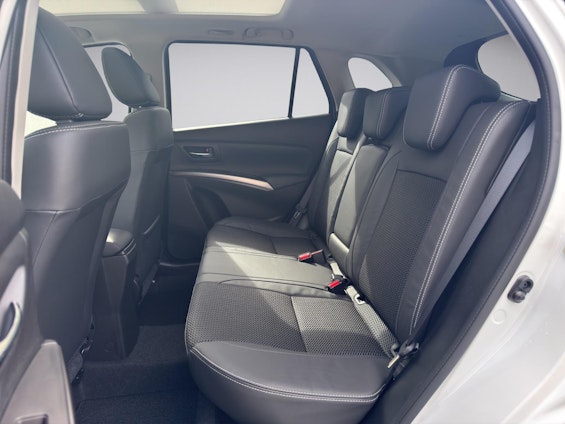 Vehicle image 14 Vehicle image 14