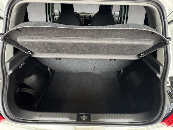 Vehicle image 14 Vehicle image 14