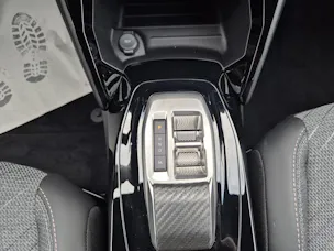 Peugeot 2008 1.2 Hybrid Allure Premium