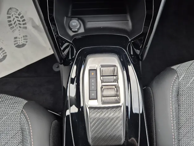 Peugeot 2008 1.2 Hybrid Allure Premium