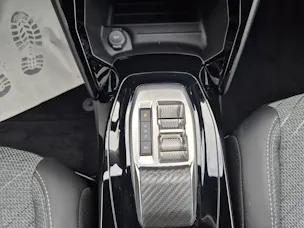 Peugeot 2008 1.2 Hybrid Allure Premium