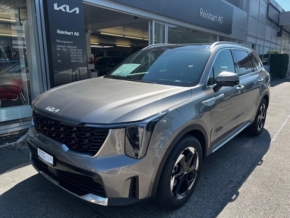 First vehicle image