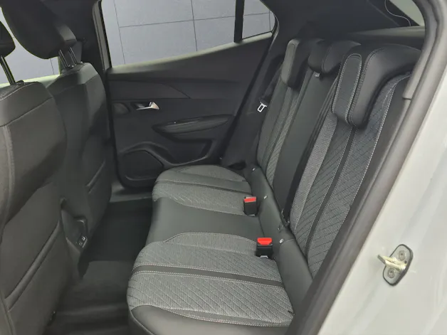 Peugeot 2008 1.2 Hybrid Allure Premium