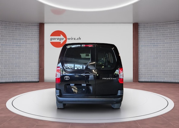 Vehicle image 3 Vehicle image 3