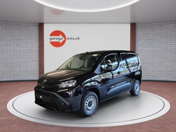 First vehicle image
