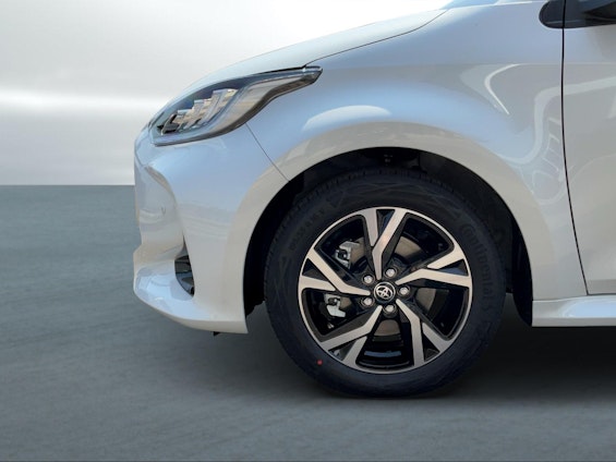 Vehicle image 19 Vehicle image 19