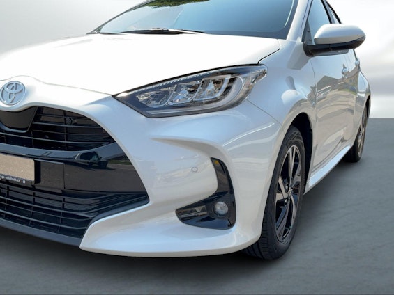 Vehicle image 18 Vehicle image 18