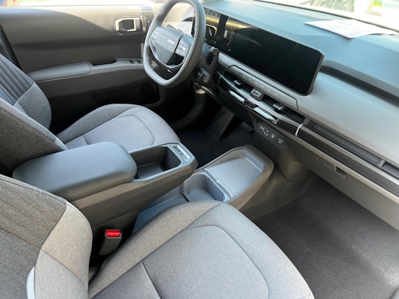 Vehicle image 7 Vehicle image 7