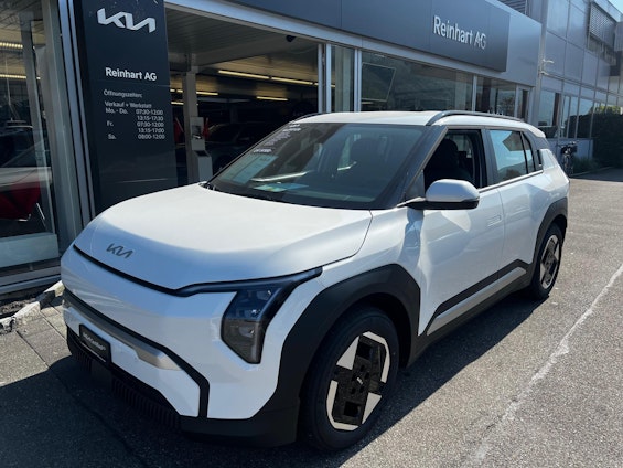 First vehicle image First vehicle image