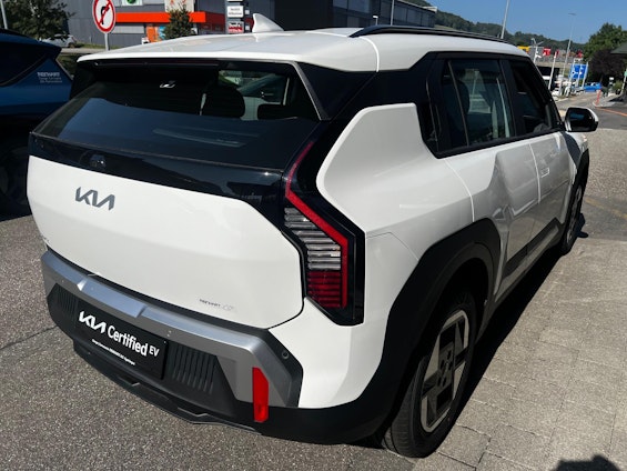 Vehicle image 2 Vehicle image 2