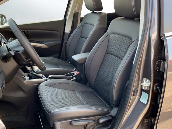 Vehicle image 13 Vehicle image 13