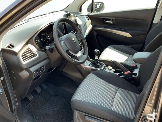 Vehicle image 3 Vehicle image 3