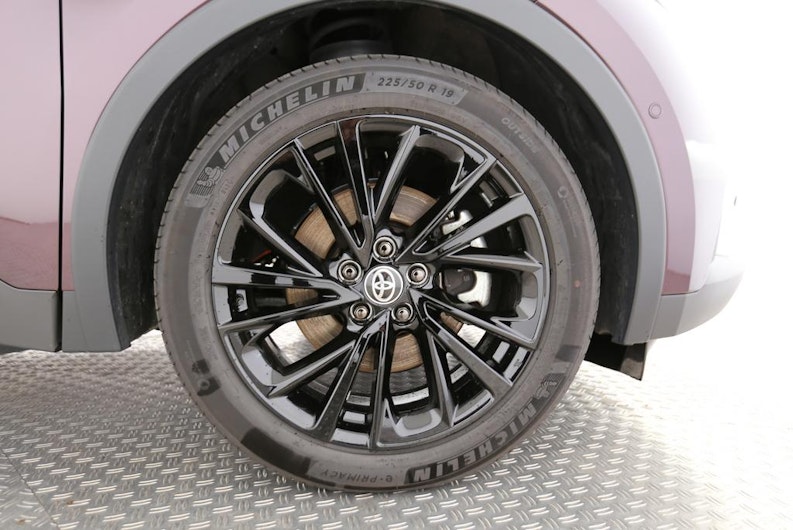 Vehicle image TOYOTA C-HR