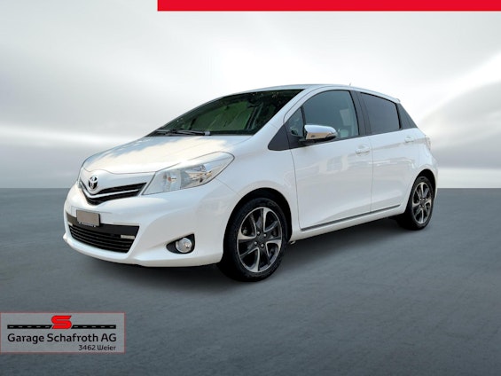 First vehicle image