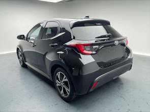 Vehicle image TOYOTA Yaris 1.5 VVT-i HSD Trend