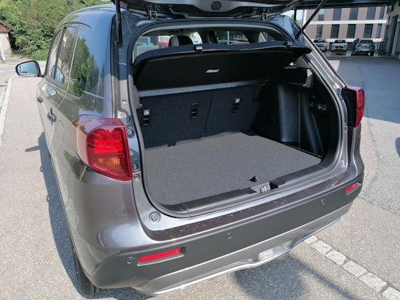 Vehicle image 8 Vehicle image 8