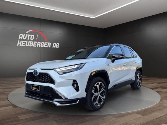 First vehicle image