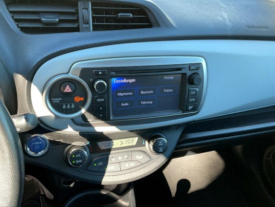 Vehicle image 2 Vehicle image 2