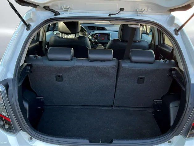 Toyota Yaris 1.5 VVT-i HSD Sol