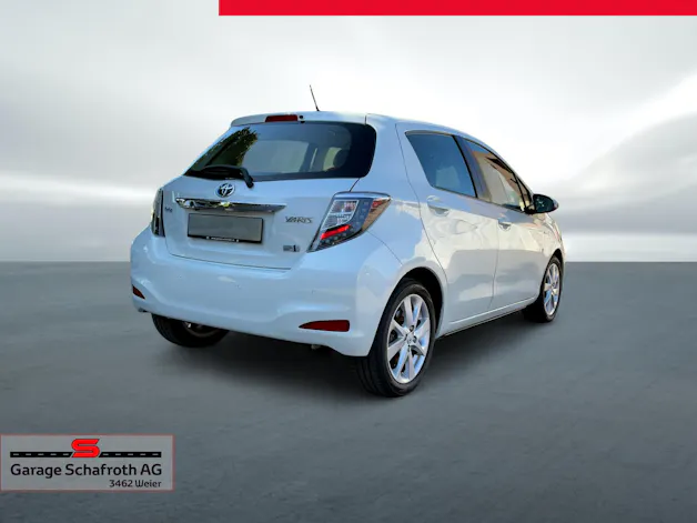 Toyota Yaris 1.5 VVT-i HSD Sol
