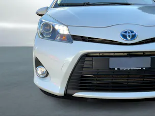 Toyota Yaris 1.5 VVT-i HSD Sol