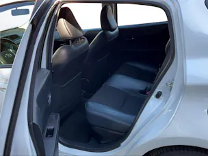 Toyota Yaris 1.5 VVT-i HSD Sol