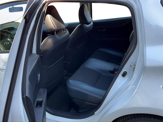 Vehicle image 8 Vehicle image 8