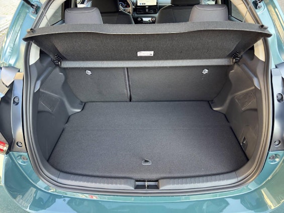 Vehicle image 9 Vehicle image 9